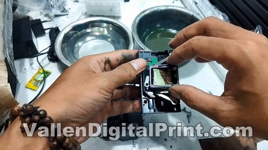 how to change the new manifold printhead